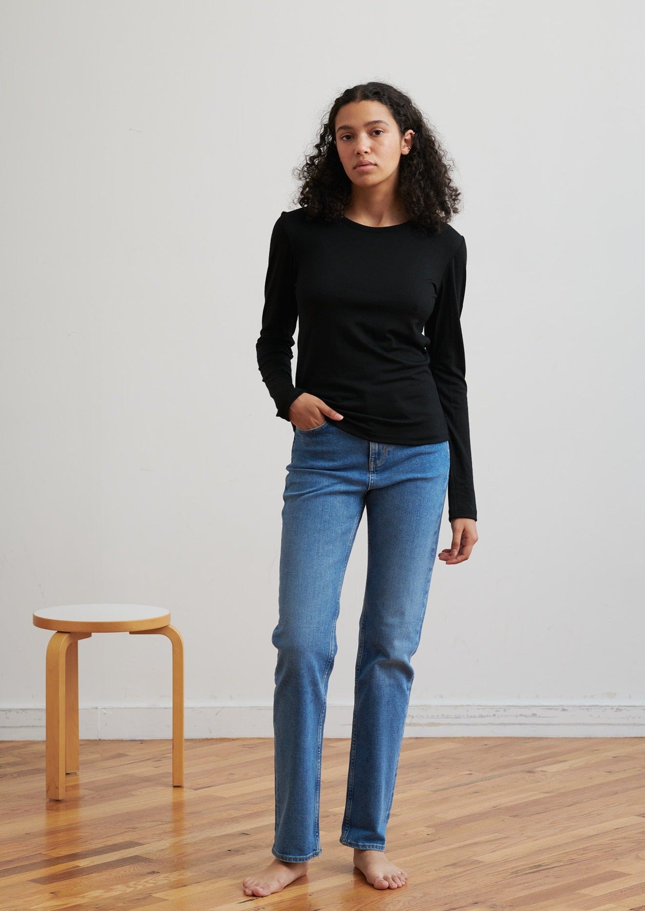 A classic long sleeve crew neck, this essential layering piece is soft and breathable and designed to wear all seasons.