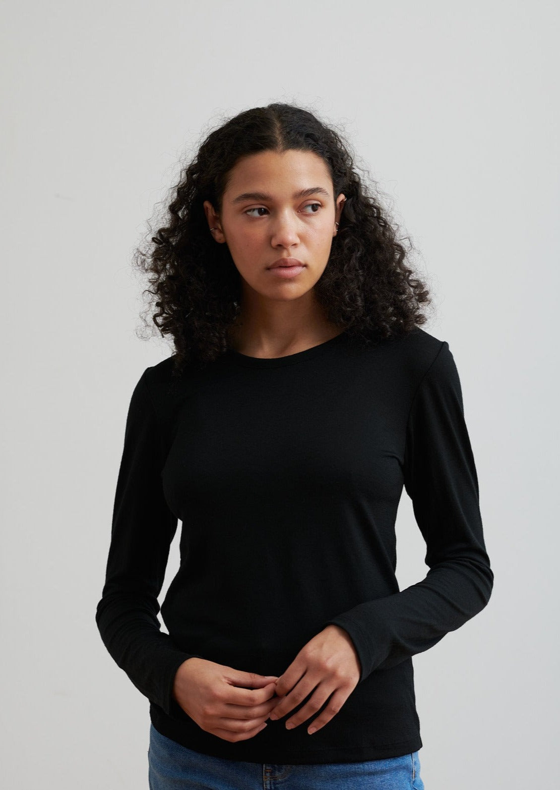 A classic long sleeve crew neck, this essential layering piece is soft and breathable and designed to wear all seasons.