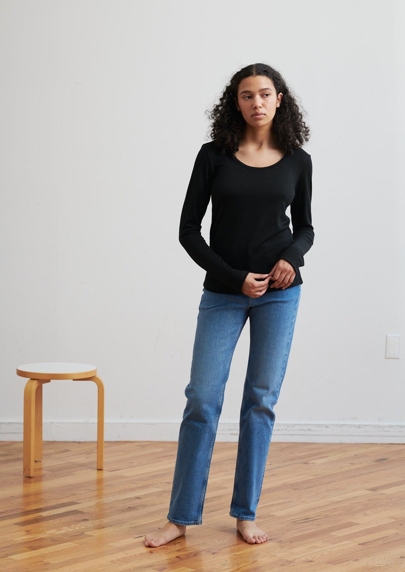 Detailed with a scoop neckline, this layering piece in ethical wool is soft and breathable designed for comfort and versatility in your everyday life.