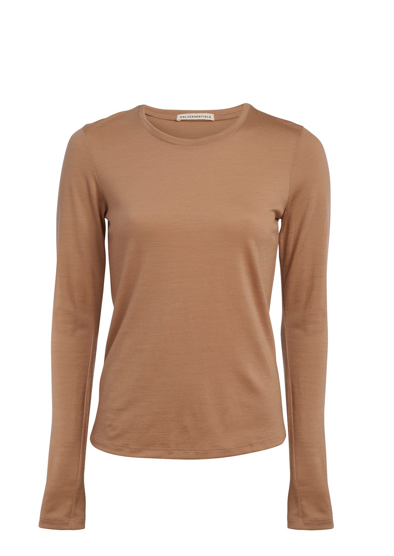 Classic long-sleeve crew neck in traceable merino wool designed for comfort and versatility in your everyday life.