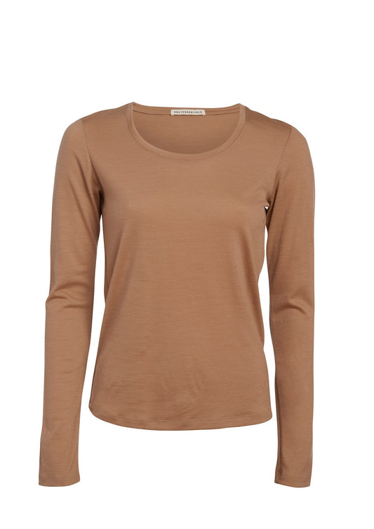 Detailed with a scoop neckline, this layering essential in merino is soft and lightweight to wear all seasons. Made from certified ethical wool from New Zealand farms.