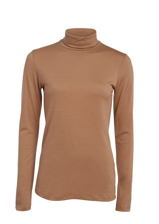 Turtleneck made in traceable merino wool is soft and breathable to wear all seasons designed for comfort and versatility in your everyday life.