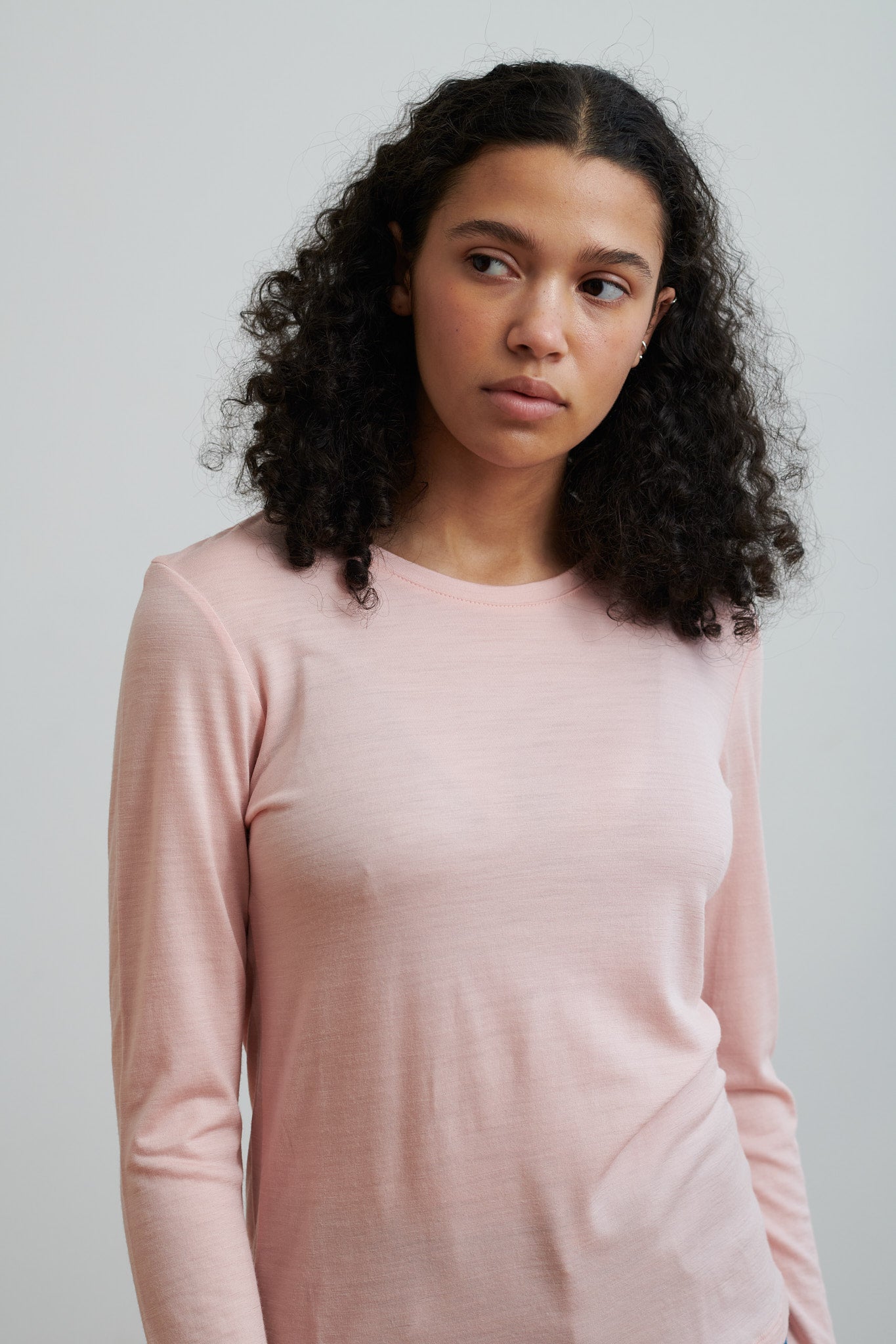 Luxury essentials in ethical wool designed for comfort and versatility in your everyday life.