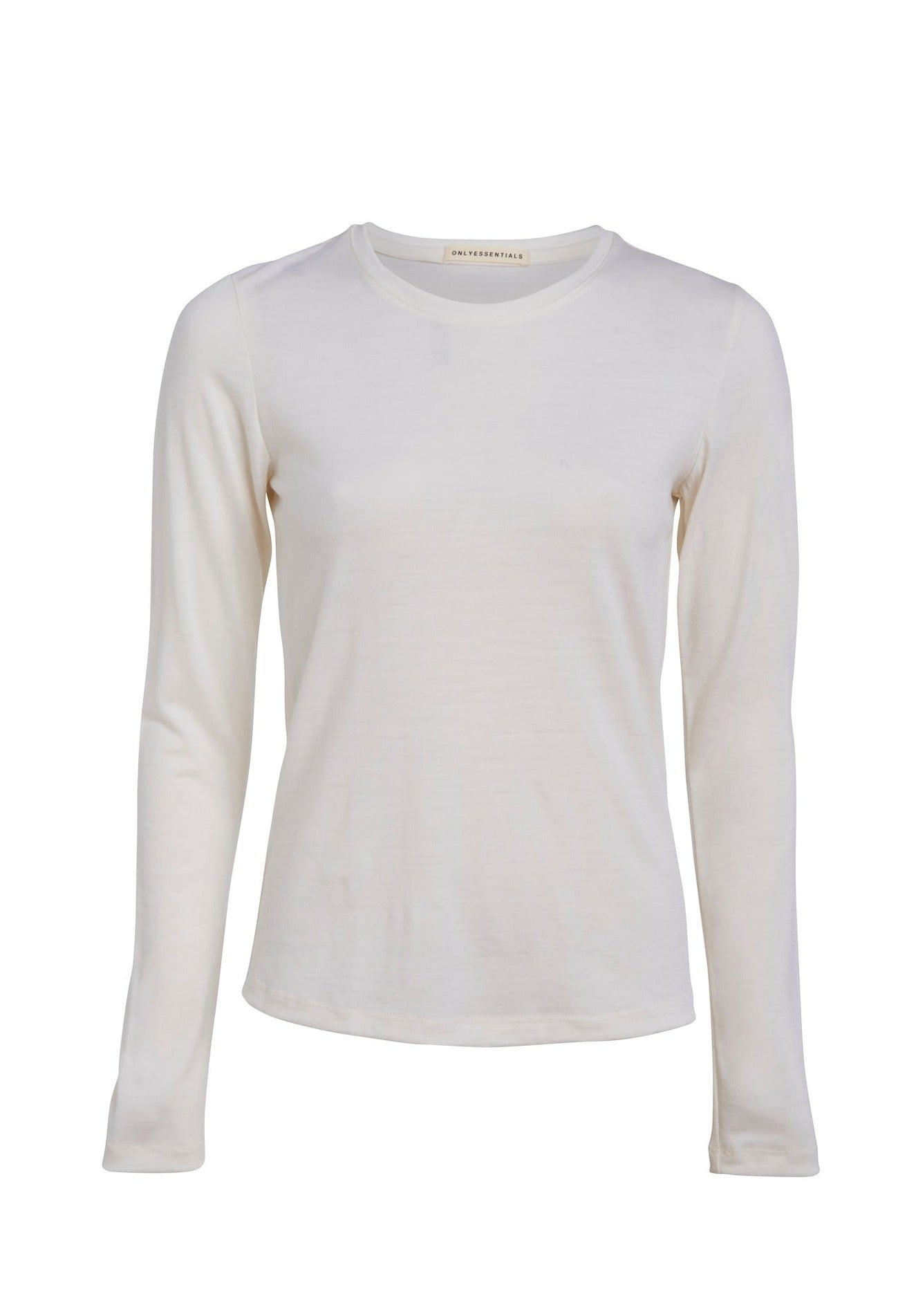 This classic long-sleeve crew neck in traceable merino wool is soft and breathable designed for versatility and comfort in your everyday life.